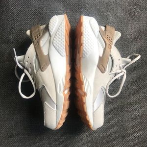 Nike air huarache run prm suede -grey.